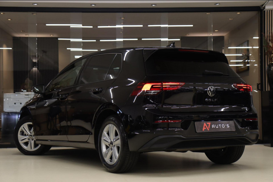 Volkswagen Golf 1.0 eTSI Life SFEERVERLICHTING/360SENSOREN/LMVELGEN