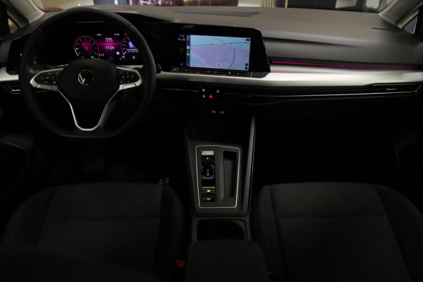 Volkswagen Golf 1.0 eTSI Life SFEERVERLICHTING/360SENSOREN/LMVELGEN