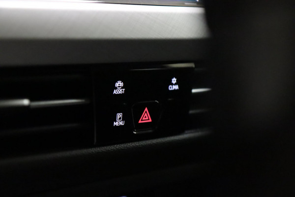 Volkswagen Golf 1.0 eTSI Life SFEERVERLICHTING/360SENSOREN/LMVELGEN