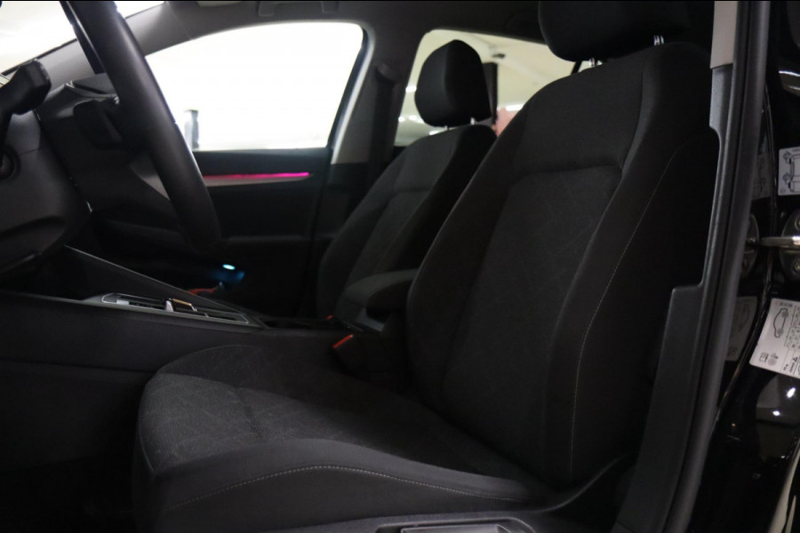 Volkswagen Golf 1.0 eTSI Life SFEERVERLICHTING/360SENSOREN/LMVELGEN