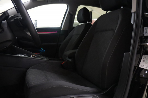 Volkswagen Golf 1.0 eTSI Life SFEERVERLICHTING/360SENSOREN/LMVELGEN