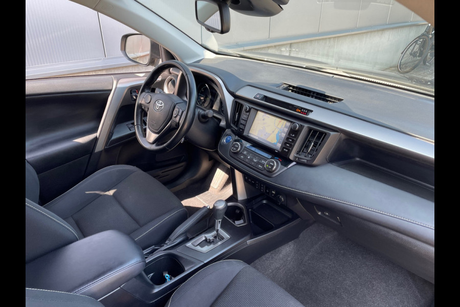 Toyota RAV4 2.5 Hybrid Dynamic / Navigatie / stoelverwarming