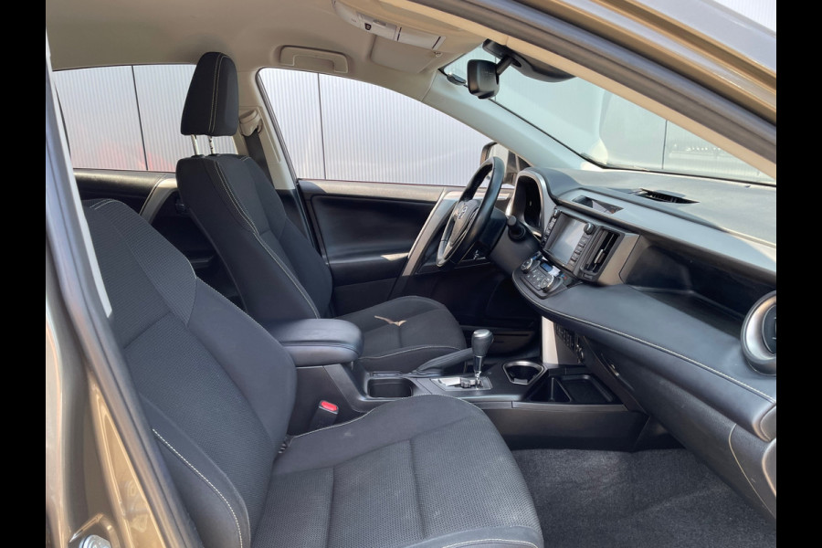 Toyota RAV4 2.5 Hybrid Dynamic / Navigatie / stoelverwarming