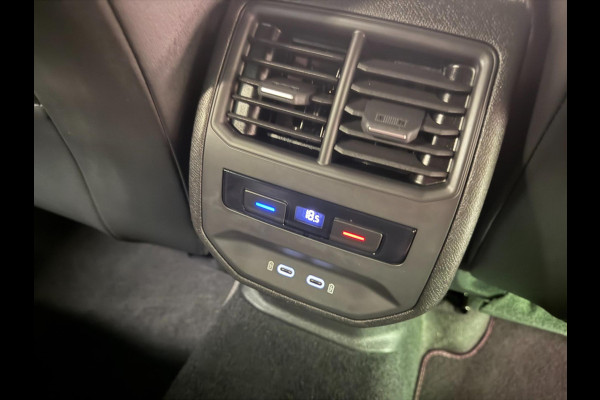 Seat Leon Sportstourer 1.5 TSI FR Launch Edition V-COCKIT/NAVI/LED/CARPLAY/ECC/PDC/CRUISE///