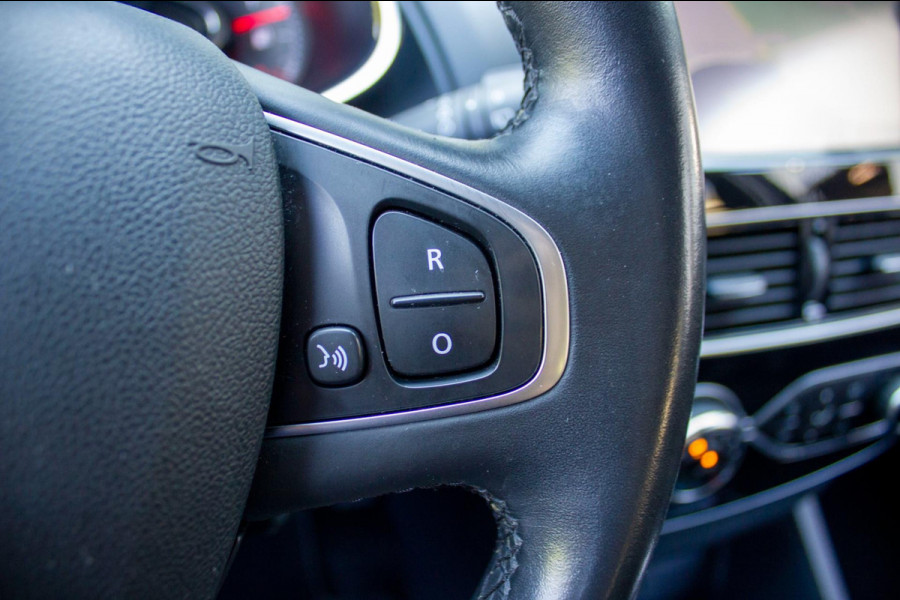 Renault Clio Estate 0.9 TCe Intens |Prijs rijklaar incl. 12 mnd garantie | Trekhaak Led Navi Camera Keyless