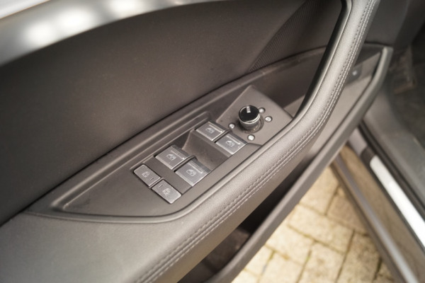 Audi e-tron 50 71kWh Quattro Business Edition -PANO-LEER-ECC-CAM-