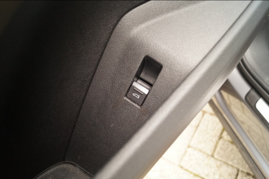 Audi e-tron 50 71kWh Quattro Business Edition -PANO-LEER-ECC-CAM-