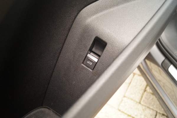 Audi e-tron 50 71kWh Quattro Business Edition -PANO-LEER-ECC-CAM-