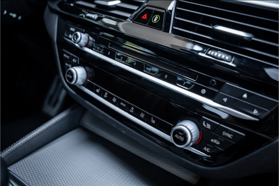 BMW 5 Serie 530e iPerformance High Executive ** M Sport ** Dealer onderhouden!!