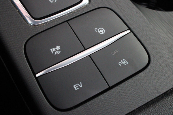 Ford Kuga 2.5 225PK PHEV ST-LINE | PANORAMISCH SCHUIF/KANTEL DAK | ELEKTRISCH BEDIENBARE ACHTERKLEP  | 360° CAMERA | KEYLESS ENTRY/START | CLIMATE CONTROL | ADAPTIVE CRUISE CONTROL | DAB+ RADIO | DRAADLOZE TELEFOONLADER | NAVIGATIE | APPLE CARPLAY/ANDROID AUTO | DODEHOEK DETECTIE | 19" LICHTMETALEN VELGEN |