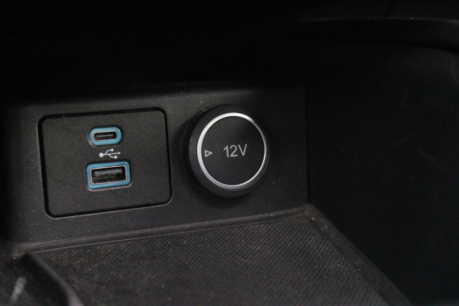 Ford Kuga 2.5 225PK PHEV ST-LINE | PANORAMISCH SCHUIF/KANTEL DAK | ELEKTRISCH BEDIENBARE ACHTERKLEP  | 360° CAMERA | KEYLESS ENTRY/START | CLIMATE CONTROL | ADAPTIVE CRUISE CONTROL | DAB+ RADIO | DRAADLOZE TELEFOONLADER | NAVIGATIE | APPLE CARPLAY/ANDROID AUTO | DODEHOEK DETECTIE | 19" LICHTMETALEN VELGEN |