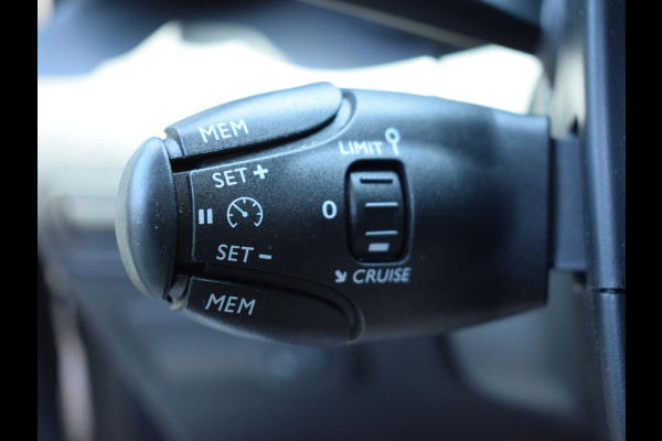 Citroën C3 Aircross 1.2 PureTech S&S Feel | E.C.C. | CRUISECONTROL | SENSOREN | TREKHAAK | 49.846 KM