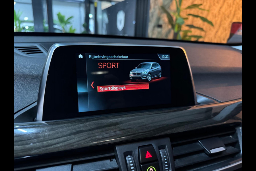 BMW X1 SDrive18i Executive xLine Garantie Camera Harman Kardon Memory Elek Achterklep PDC Leder StoelVW ACC Clima Navi Rijklaar
