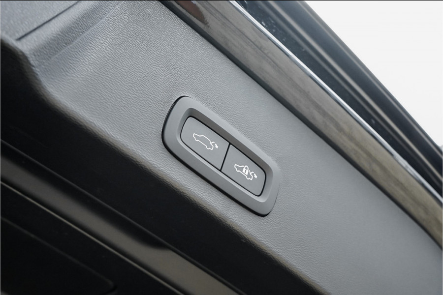Volvo XC40 1.5 T5 Recharge Ultimate Bright Pano Leder H/K Memory Seats