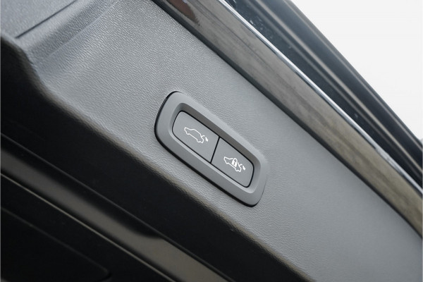 Volvo XC40 1.5 T5 Recharge Ultimate Bright Pano Leder H/K Memory Seats