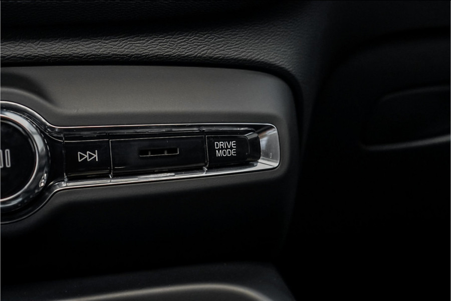 Volvo XC40 1.5 T5 Recharge Ultimate Bright Pano Leder H/K Memory Seats