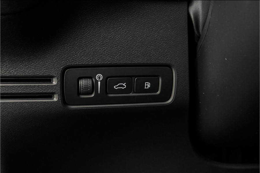 Volvo XC40 1.5 T5 Recharge Ultimate Bright Pano Leder H/K Memory Seats