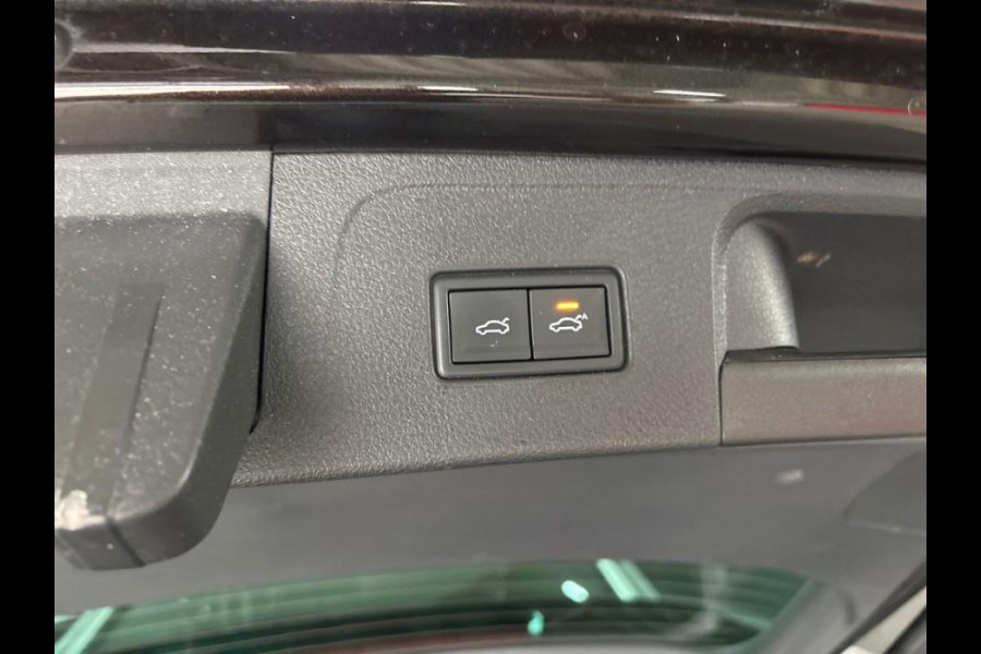 Volkswagen Passat Variant 1.6 TDI Elegance Business R PANORAMADAK/360 CAMERA/SPORTSTOELEN