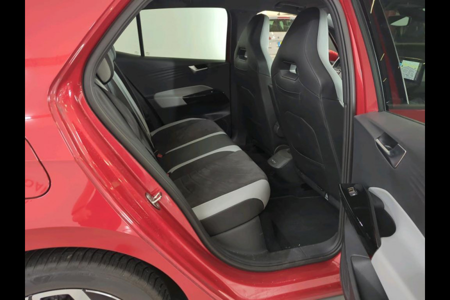 Volkswagen ID.3 Pure 45 kWh SCHAALSTOELEN/IQ LED KOPLAMPEN/CAMERA/KEYLESS