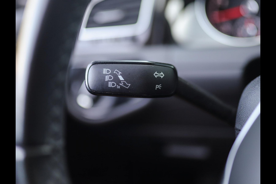 Volkswagen Golf 1.5 TSI Highline Business R-Line | Stoelverw. | PDC | ACC