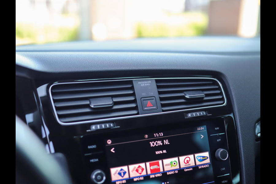 Volkswagen Golf 1.5 TSI Highline Business R-Line | Stoelverw. | PDC | ACC