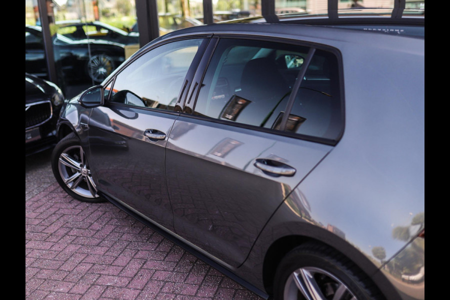 Volkswagen Golf 1.5 TSI Highline Business R-Line | Stoelverw. | PDC | ACC