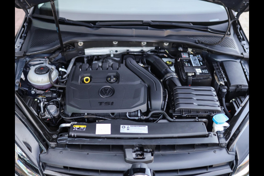 Volkswagen Golf 1.5 TSI Highline Business R-Line | Stoelverw. | PDC | ACC