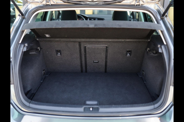 Volkswagen Golf 1.5 TSI Highline Business R-Line | Stoelverw. | PDC | ACC