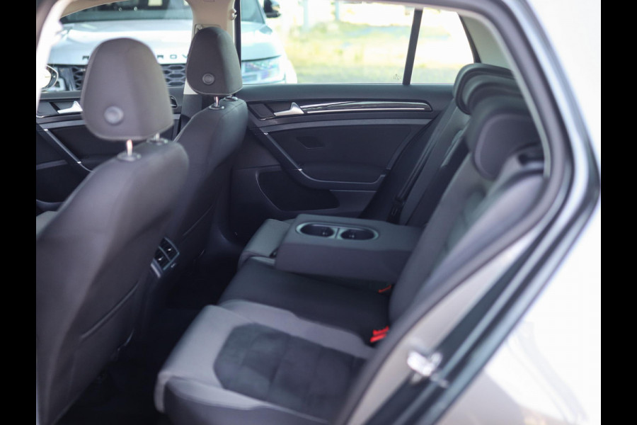 Volkswagen Golf 1.5 TSI Highline Business R-Line | Stoelverw. | PDC | ACC
