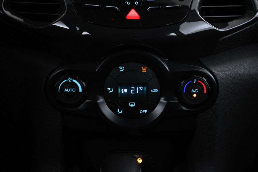 Ford EcoSport 1.5 Ti-VCT Titanium Automaat, Lichtmetalen velgen, Airco.