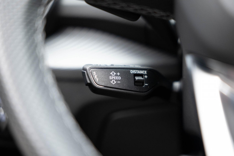 Audi Q2 35 TFSI Edition one |3xS-Line|Pano|Ambient|VOLL|