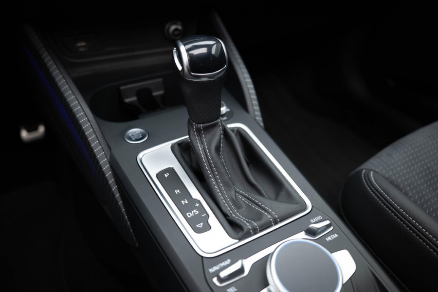 Audi Q2 35 TFSI Edition one |3xS-Line|Pano|Ambient|VOLL|