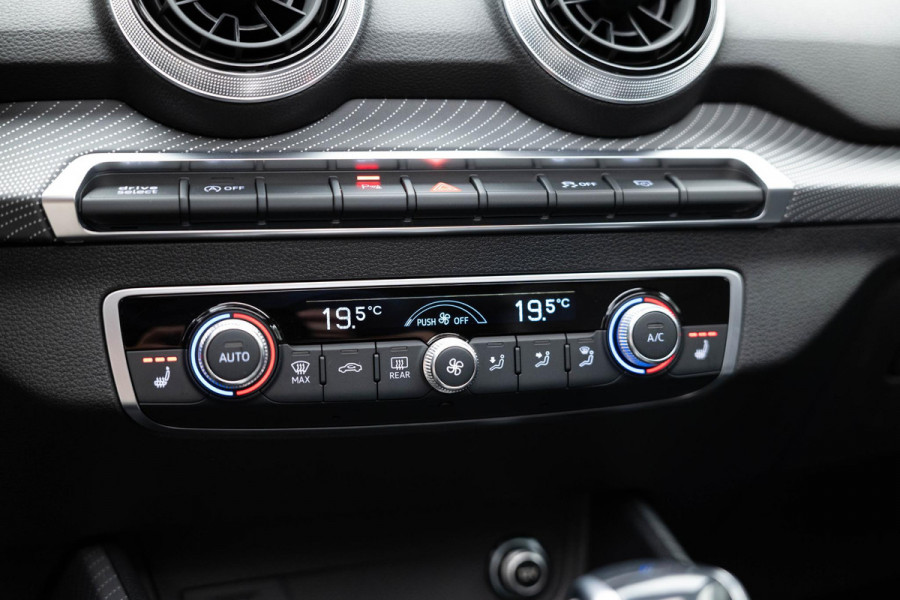 Audi Q2 35 TFSI Edition one |3xS-Line|Pano|Ambient|VOLL|