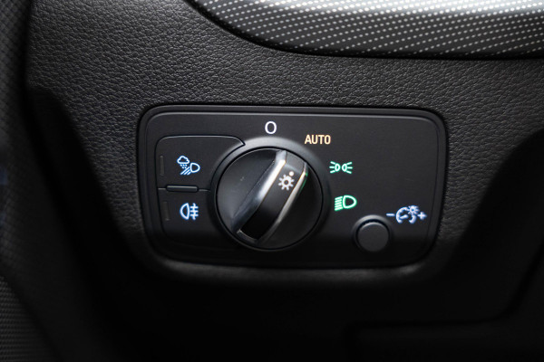 Audi Q2 35 TFSI Edition one |3xS-Line|Pano|Ambient|VOLL|