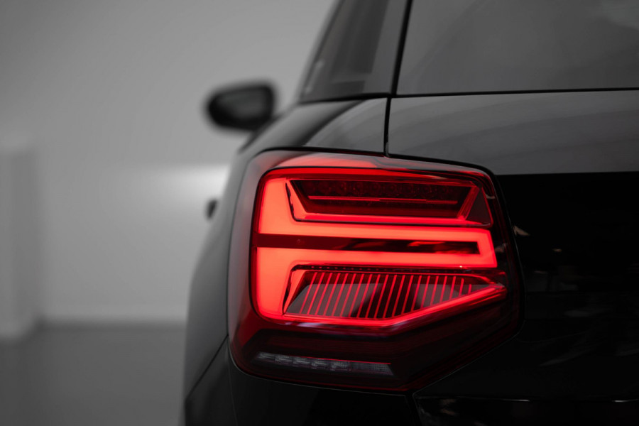 Audi Q2 35 TFSI Edition one |3xS-Line|Pano|Ambient|VOLL|