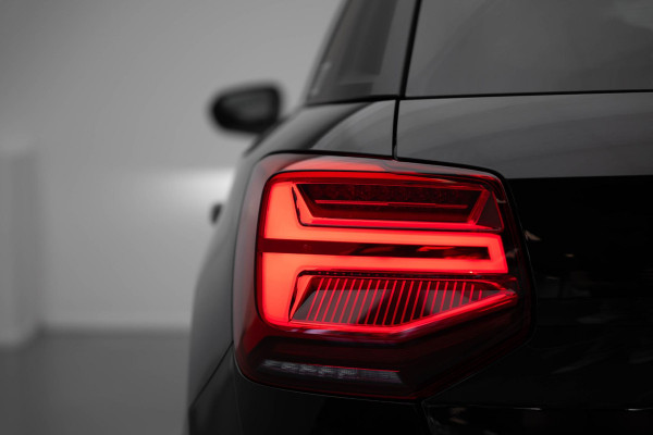 Audi Q2 35 TFSI Edition one |3xS-Line|Pano|Ambient|VOLL|