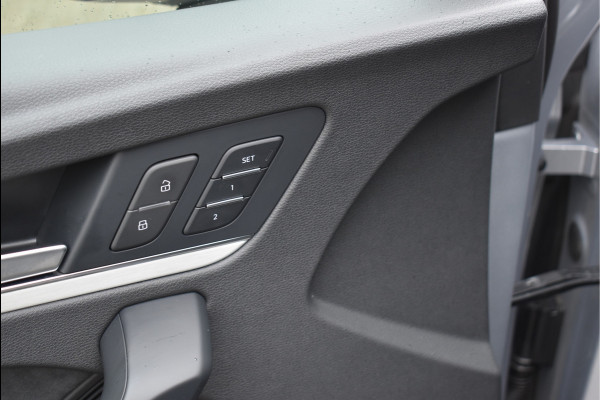 Audi Q5 55 TFSI e S-Line 367 Pk Luchtvering Trekhaak Matrix ACC Sfeerverlichting 20 Inch