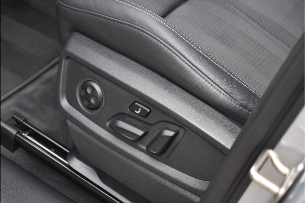 Audi Q5 55 TFSI e S-Line 367 Pk Luchtvering Trekhaak Matrix ACC Sfeerverlichting 20 Inch