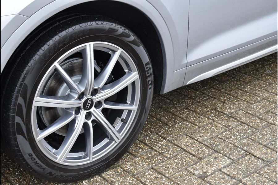 Audi Q5 55 TFSI e S-Line 367 Pk Luchtvering Trekhaak Matrix ACC Sfeerverlichting 20 Inch
