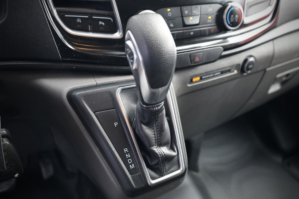 Ford Transit Custom 320 2.0 TDCI AUT 170PK Limited | L+R Schuifdeur | Camera | Xenon | CarPlay | Standkachel | Trekhaak | Stoelverwarming | Airco | Dealer onderhouden | Raptor Edition | Nieuwe APK | Onderhoudsbeurt