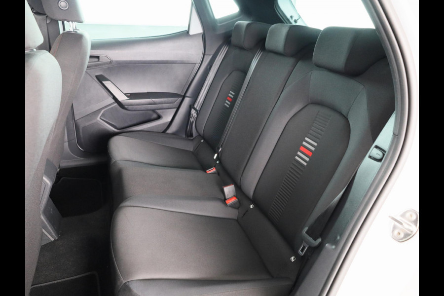 Seat Ibiza 1.0 TSI FR Business Intense 95pk | Navigatie | Climatronic | Parkeercamera | 17 inch lichtmetalen velgen | Apple carplay-Android auto