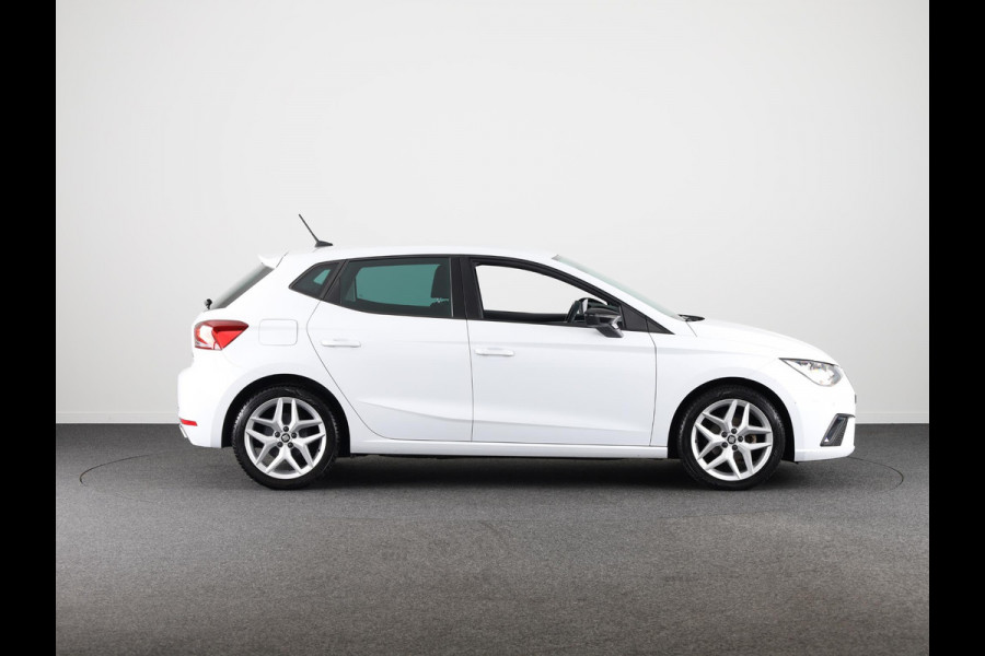 Seat Ibiza 1.0 TSI FR Business Intense 95pk | Navigatie | Climatronic | Parkeercamera | 17 inch lichtmetalen velgen | Apple carplay-Android auto