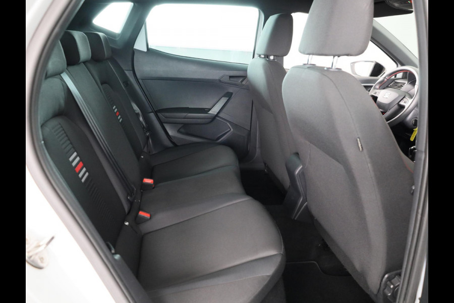 Seat Ibiza 1.0 TSI FR Business Intense 95pk | Navigatie | Climatronic | Parkeercamera | 17 inch lichtmetalen velgen | Apple carplay-Android auto