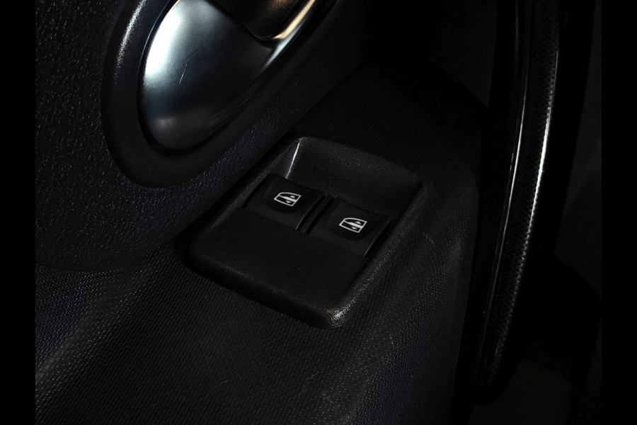 Dacia Logan MCV 0.9 TCe Laureate NAVIGATIE | TREKHAAK LAGE LM STAND | RIJKLAAR