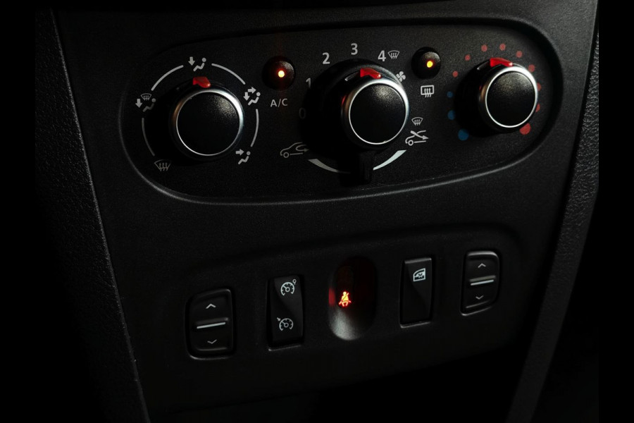Dacia Logan MCV 0.9 TCe Laureate NAVIGATIE | TREKHAAK LAGE LM STAND | RIJKLAAR