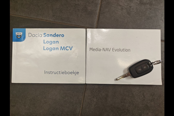 Dacia Logan MCV 0.9 TCe Laureate NAVIGATIE | TREKHAAK LAGE LM STAND | RIJKLAAR