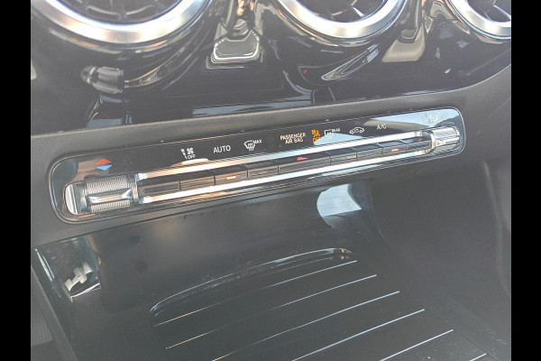 Mercedes-Benz CLA-Klasse 180 Business Solution | automaat | widescreen | blind-spot | LED | stoelverwarming | dealer onderhouden