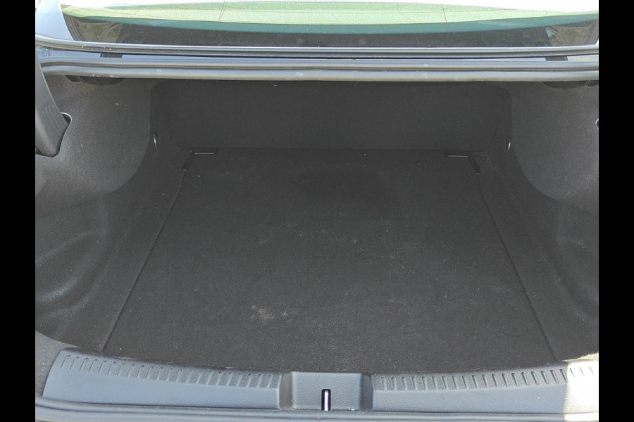 Mercedes-Benz CLA-Klasse 180 Business Solution | automaat | widescreen | blind-spot | LED | stoelverwarming | dealer onderhouden