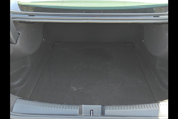 Mercedes-Benz CLA-Klasse 180 Business Solution | automaat | widescreen | blind-spot | LED | stoelverwarming | dealer onderhouden