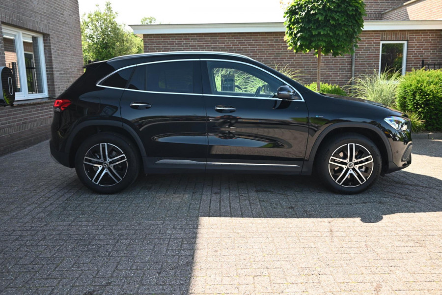 Mercedes-Benz GLA 250 e Progressive 218 PK Dealer o.h Widescreen Camera Elek Klep 18''